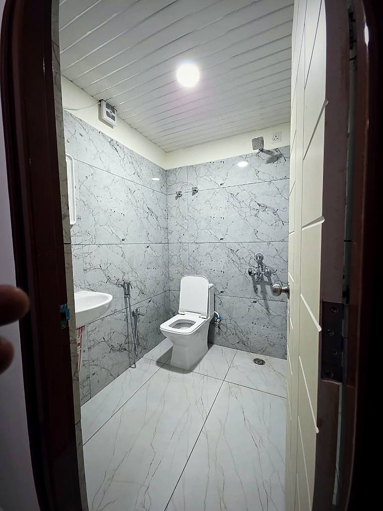 Attached bathroom with hot & cold water, premium room — Vaikuntum Elite Co-Living