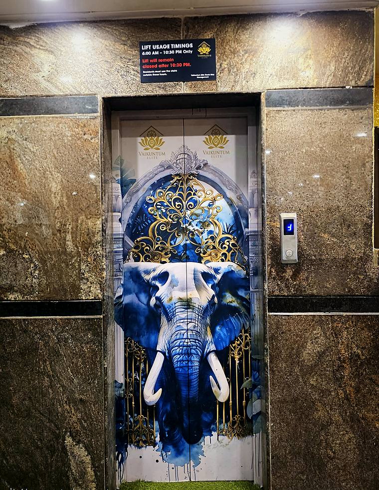 Lift lobby — Vaikuntum Elite Gents Stay